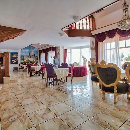 Pensión Palazzo Wellness 4*